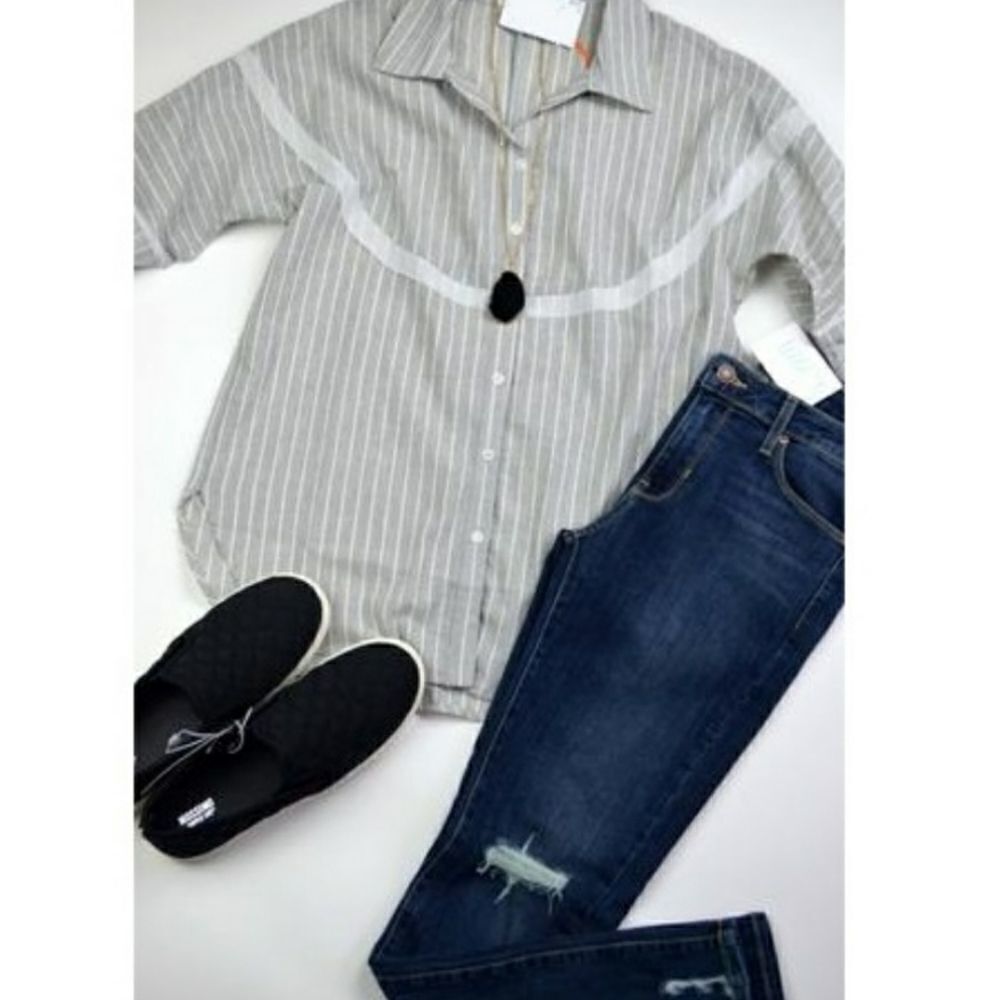 NWT Orange Creek Gray & White Striped Button Down
